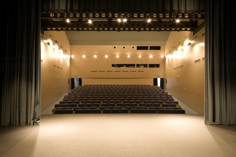 Convocatòria ús dels teatres municipals